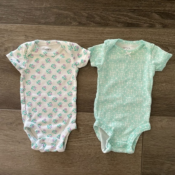 Set of 8 Carter’s Baby Girl Onesies Sz NB - Picture 3 of 6